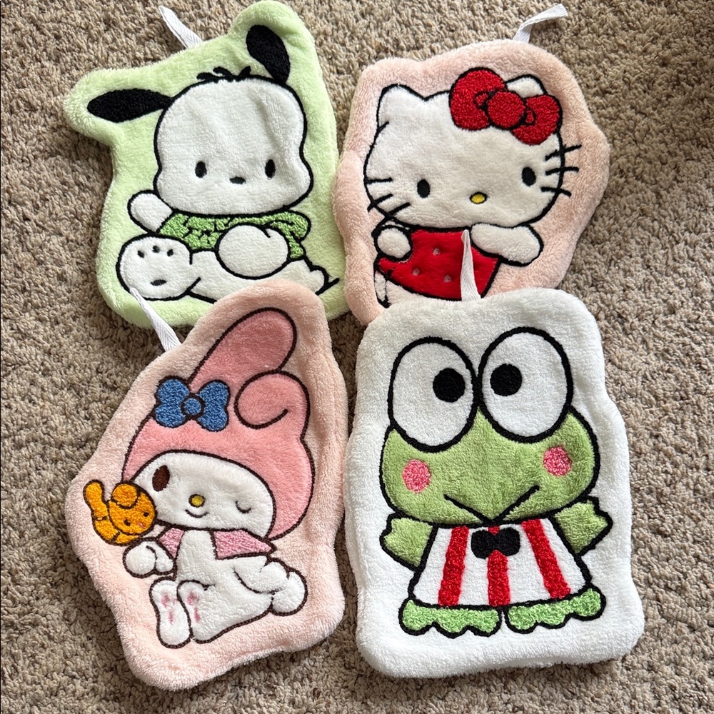 Sanrio Hello Kitty Plush Character Face/Hand Cloths in Pink, Green, White, Red